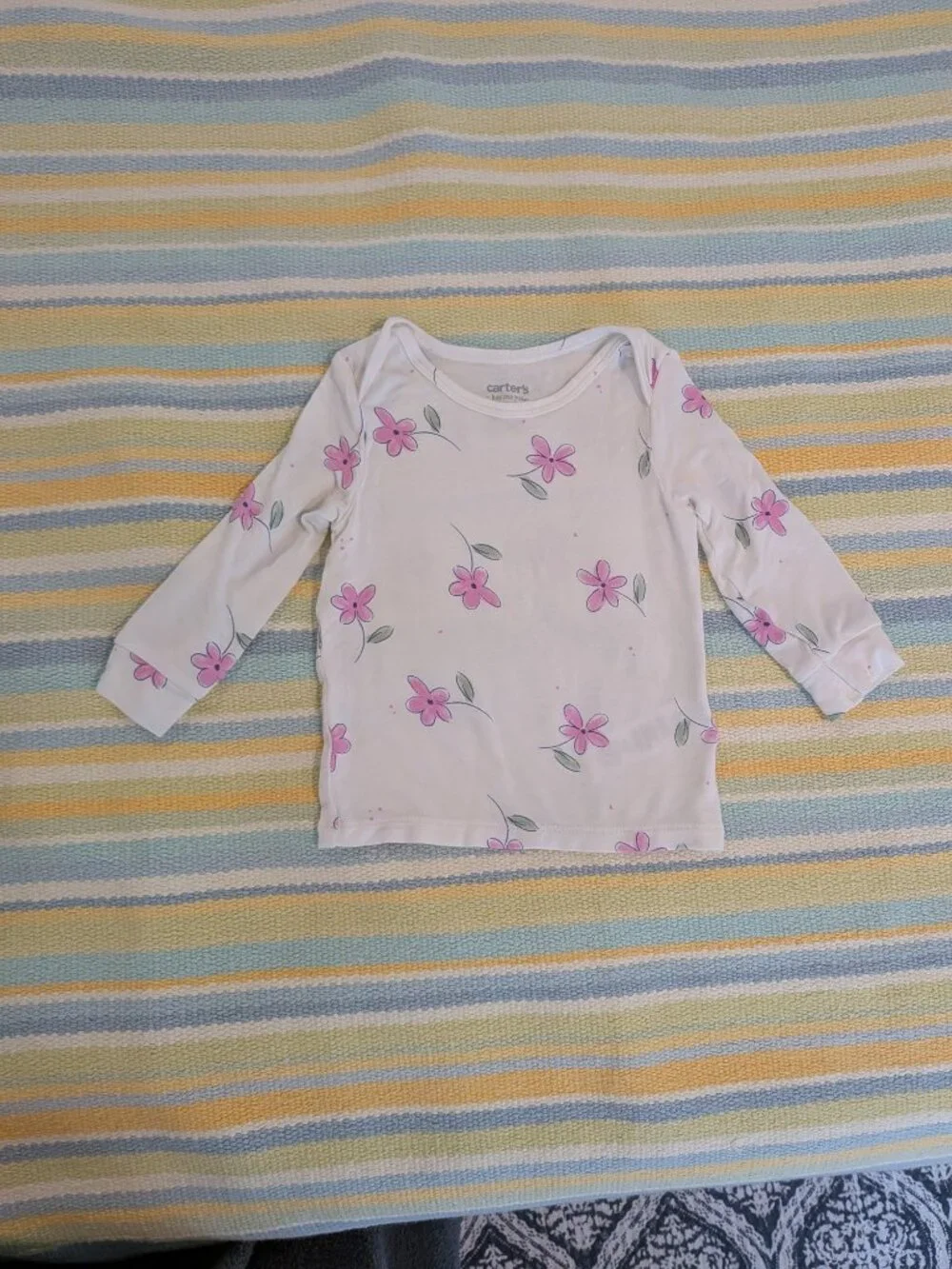 🛍️ BUNDLE ONLY •  Girl's Carter's floral print set size 9 months